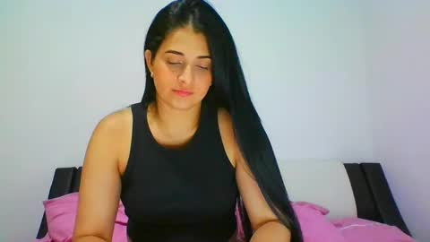 estehfania online show from February 4, 2025, 1:02 am