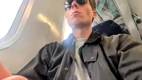 Snapshot of london_bumboy chatting on June 13, 2026, 3:32 pm London bumboy online show from June 13, 2026, 3:32 pm