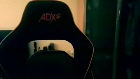 london_man1988 online show from December 26, 2024, 10:16 am