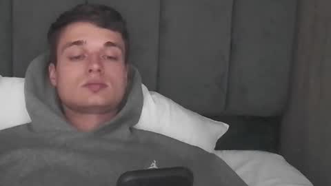 london_tomy online show from October 22, 2025, 8:08 pm