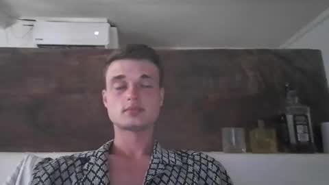 london_tomy online show from November 16, 2025, 3:45 am