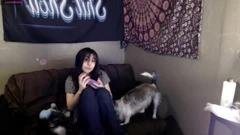 londonray online show from April 12, 2026, 7:41 pm