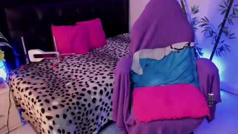 Jennifer  online show from February 21, 2026, 6:42 pm