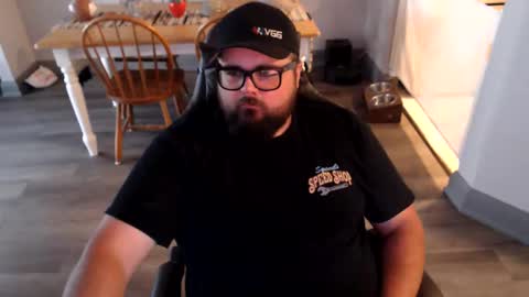 Snapshot of lonewolfgarage chatting on June 5, 2026, 6:24 pm lonewolfgarage online show from June 5, 2026, 6:24 pm