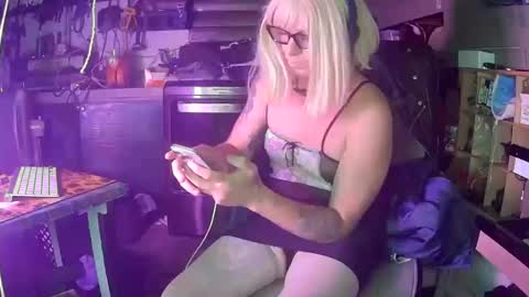 Snapshot of longbeachcd69 chatting on October 15, 2025, 8:25 am longbeachcd69 online show from October 15, 2025, 8:25 am