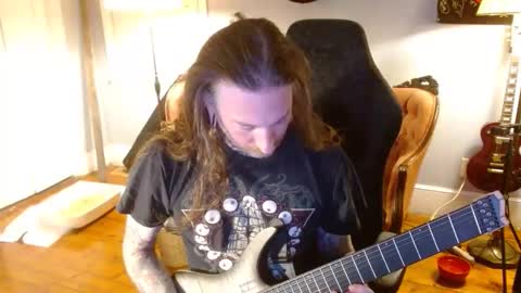 Snapshot of longhair021 chatting on October 29, 2025, 12:46 am longhair online show from October 29, 2025, 12:46 am