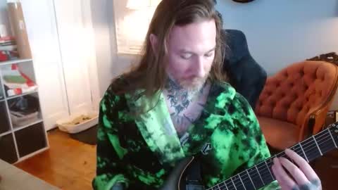 Snapshot of longhair021 chatting on November 29, 2025, 5:05 pm longhair online show from November 29, 2025, 5:05 pm