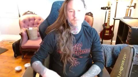 Snapshot of longhair021 chatting on February 23, 2026, 7:44 pm longhair online show from February 23, 2026, 7:44 pm