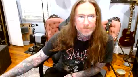 Snapshot of longhair021 chatting on June 11, 2026, 2:22 am longhair online show from June 11, 2026, 2:22 am