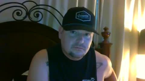 Snapshot of longlastingviking chatting on November 17, 2025, 10:04 pm longlastingviking online show from November 17, 2025, 10:04 pm