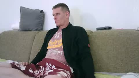 longlover1309 online show from June 10, 2026, 8:52 pm