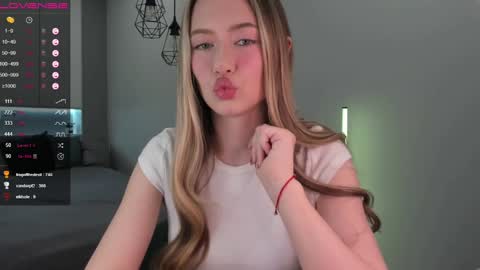 Snapshot of longoriaeva chatting on December 26, 2024, 5:51 pm Eva online show from December 26, 2024, 5:51 pm