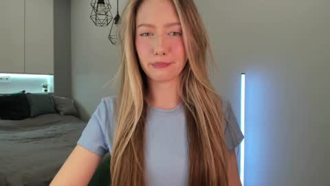 Snapshot of longoriaeva chatting on January 17, 2025, 6:23 pm Eva online show from January 17, 2025, 6:23 pm