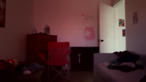 longstorywhore online show from April 8, 2026, 7:36 pm