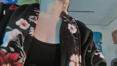 Londoncashmere69  online show from January 5, 2025, 4:38 pm