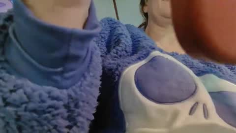 Londoncashmere69  online show from February 17, 2025, 2:04 pm