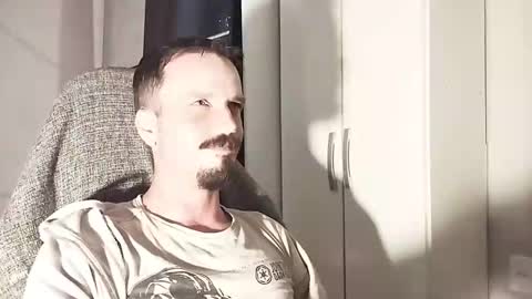 Lucas online show from October 15, 2025, 7:14 pm