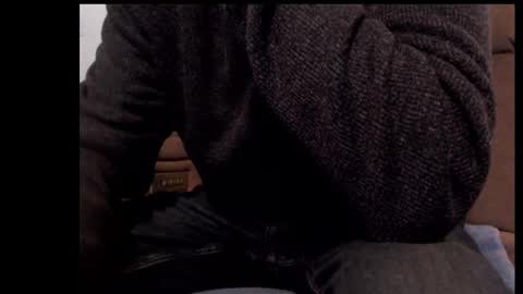 looking469 online show from November 23, 2025, 2:06 pm