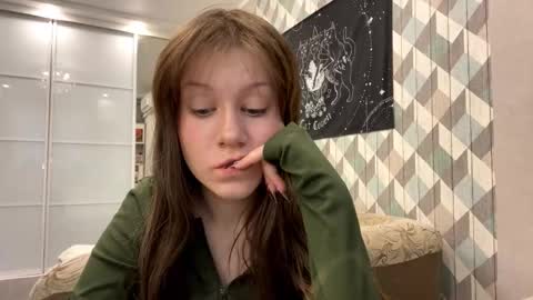 EVA online show from October 27, 2025, 5:44 am