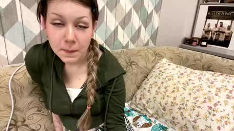 EVA online show from November 22, 2025, 4:33 am