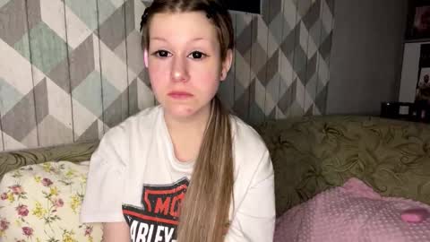 EVA online show from December 1, 2025, 6:57 pm