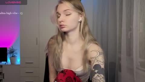 Luna online show from February 8, 2026, 4:27 am