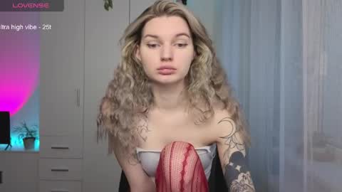 Luna online show from April 3, 2026, 2:15 pm