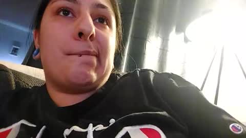 Snapshot of loolaunshaved chatting on November 4, 2025, 11:48 pm loolaunshaved online show from November 4, 2025, 11:48 pm