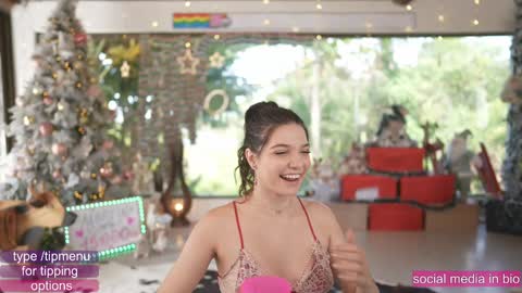 Snapshot of loollypop24 chatting on December 10, 2024, 5:44 pm Chaturbatexxjessica online show from December 10, 2024, 5:44 pm