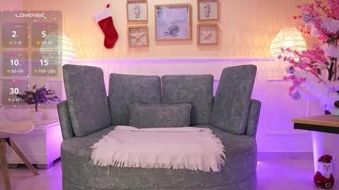 Loona Nyx online show from December 4, 2025, 11:30 am