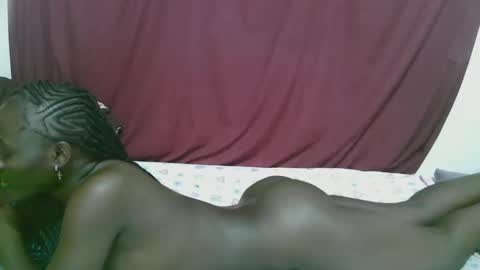 lora_amor online show from October 10, 2025, 12:31 am