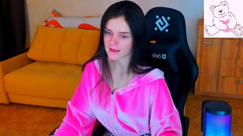 Snapshot of lora_cain chatting on January 18, 2025, 4:10 pm Lora Cain online show from January 18, 2025, 4:10 pm