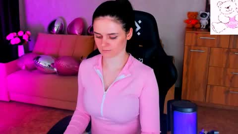 Snapshot of lora_cain chatting on February 14, 2025, 10:14 pm Lora Cain online show from February 14, 2025, 10:14 pm