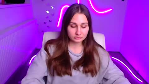 Lora online show from November 14, 2025, 12:15 pm