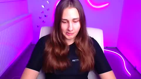 Lora online show from November 15, 2025, 12:23 pm