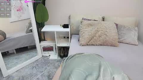 Lora online show from March 31, 2026, 8:59 am