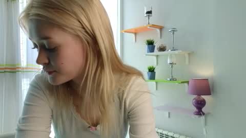 Lora online show from February 28, 2026, 9:10 am