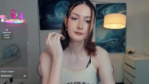 Lora online show from November 5, 2025, 10:59 am