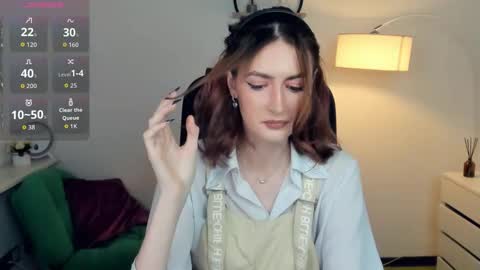 Lora online show from November 25, 2025, 1:00 pm