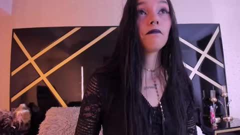 loraineblake online show from November 26, 2025, 12:28 pm