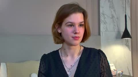 Lora online show from October 13, 2025, 4:07 pm