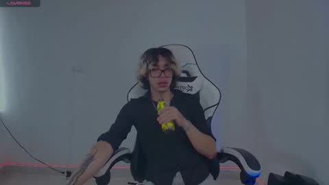 lord_moon_king online show from September 12, 2025, 5:07 am