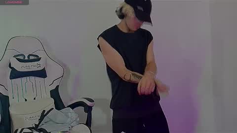 lord_moon_king online show from September 16, 2025, 1:50 am