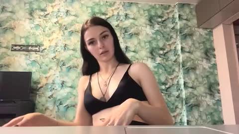 Snapshot of loreeluben chatting on September 9, 2025, 12:15 pm Olivia online show from September 9, 2025, 12:15 pm