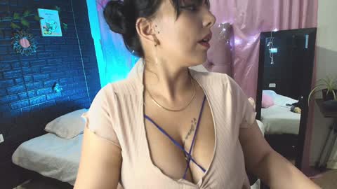 Loren online show from January 22, 2025, 11:32 pm