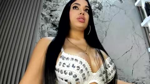 Doll Queen online show from November 14, 2025, 10:58 am