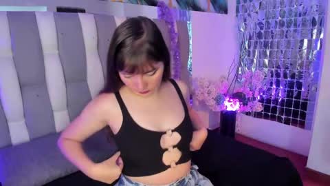 Snapshot of loren_jacksoon chatting on June 2, 2026, 12:29 pm Loren online show from June 2, 2026, 12:29 pm