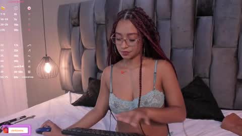 Lorena Vieira  online show from February 23, 2025, 10:53 pm