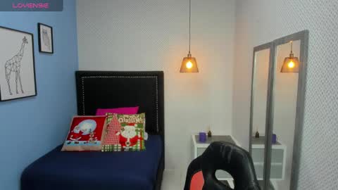 lorenadavies online show from December 30, 2024, 12:20 pm