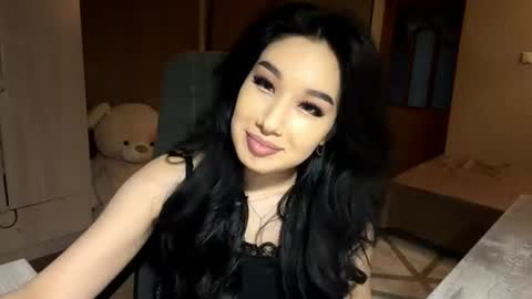 Kira online show from June 9, 2026, 2:06 pm